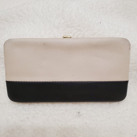 GUESS Navy and White Wallet💥🔥 - Picture 2 of 5
